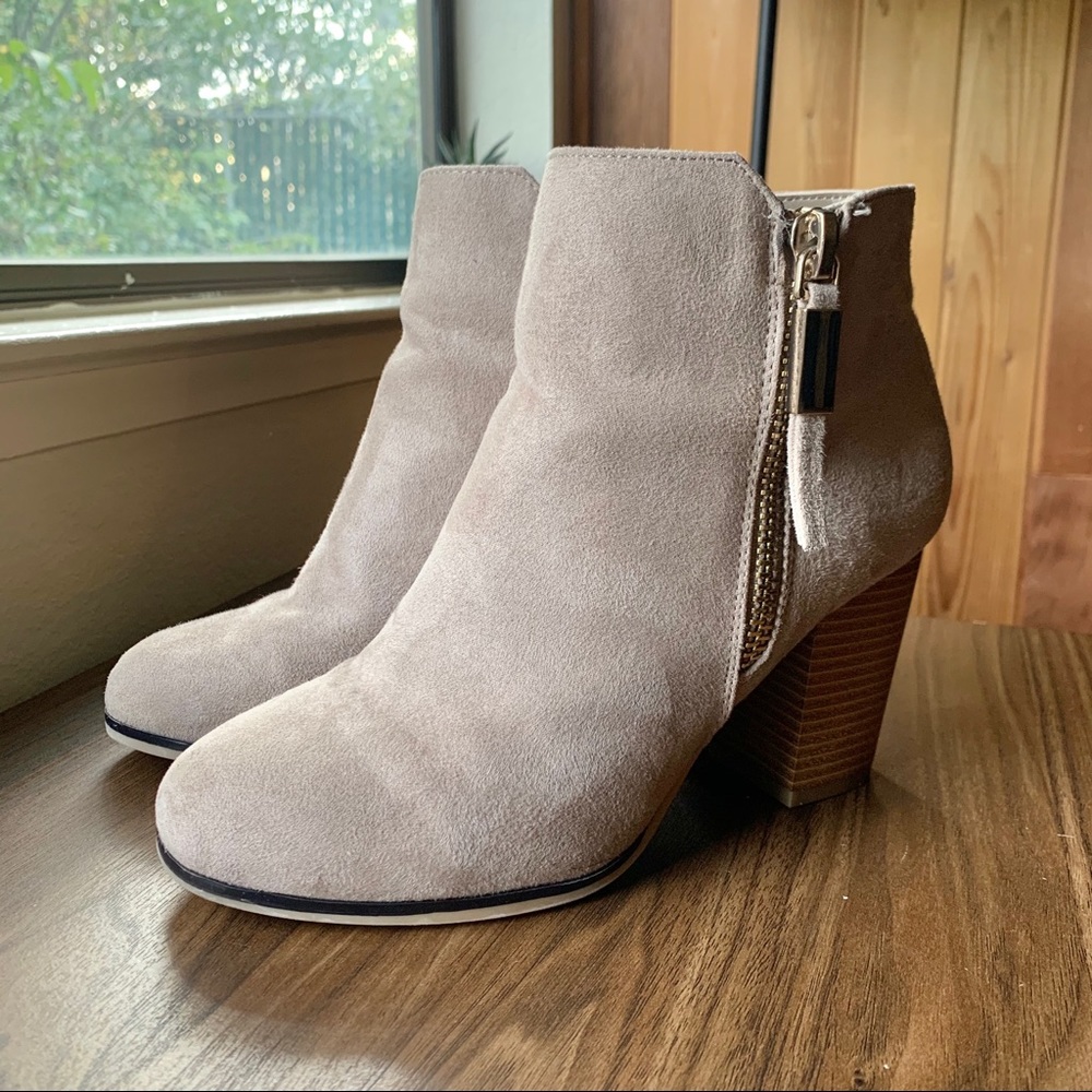 Apt. 9 High Heeled Ankle Boots, Taupe, 7.5 W